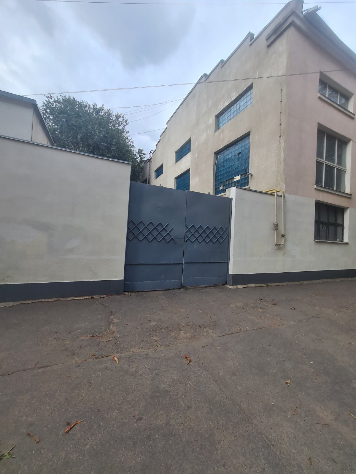 Аренда помещения свободного назначения 1300 м², Комитетская ул.