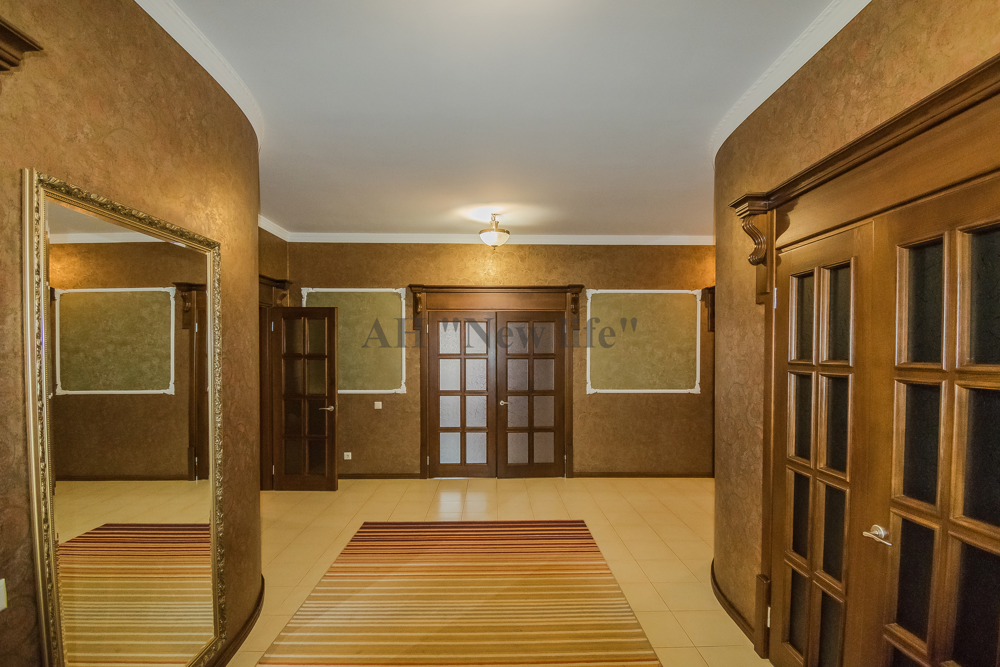 Аренда 3-комнатной квартиры 150 м², Новоместинская ул.