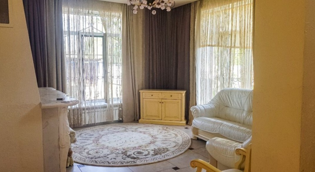 Оренда будинку 220 м², Нова вул.