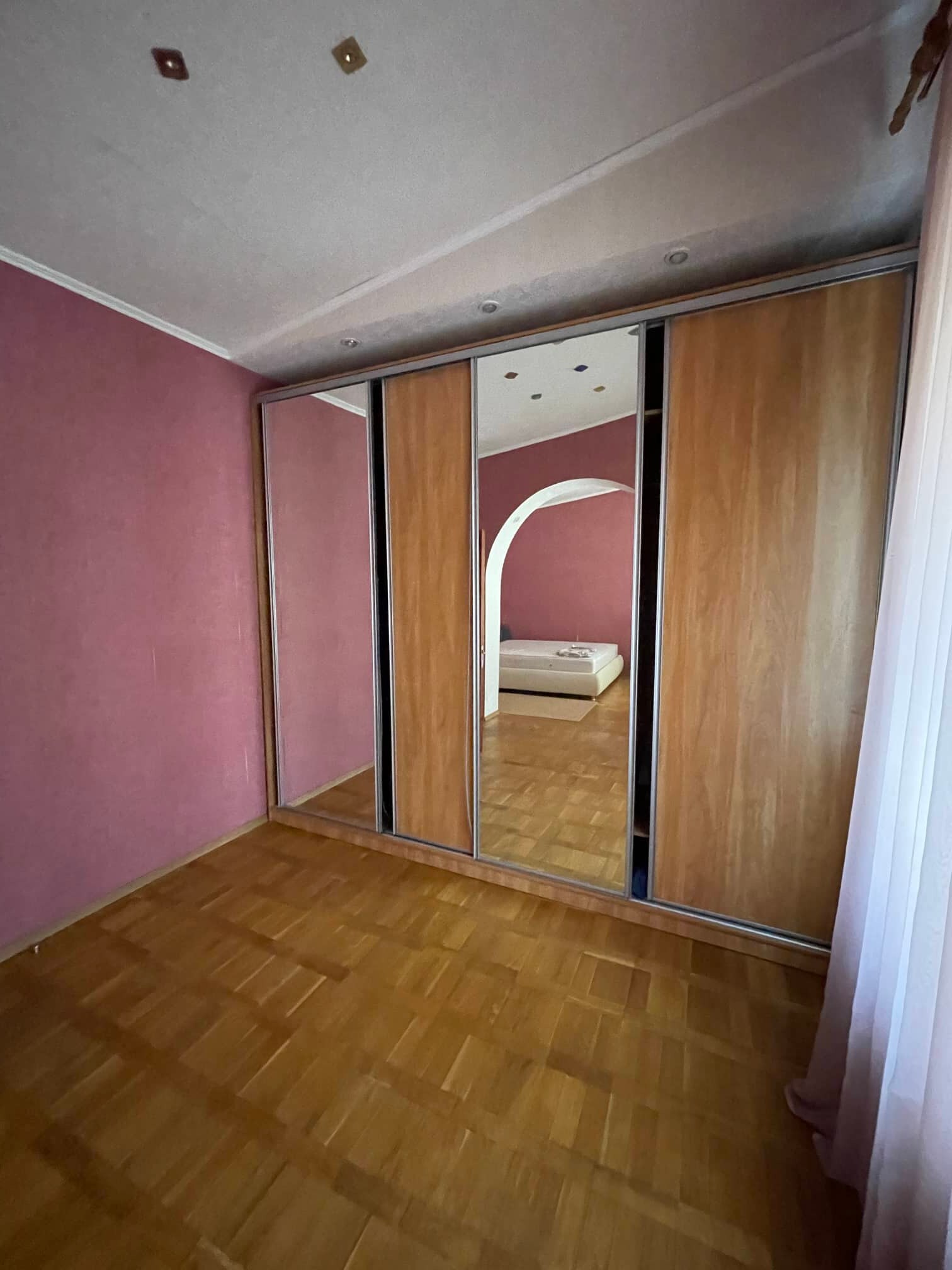 Продаж 4-кімнатної квартири 154 м², Старокозацька вул., 63