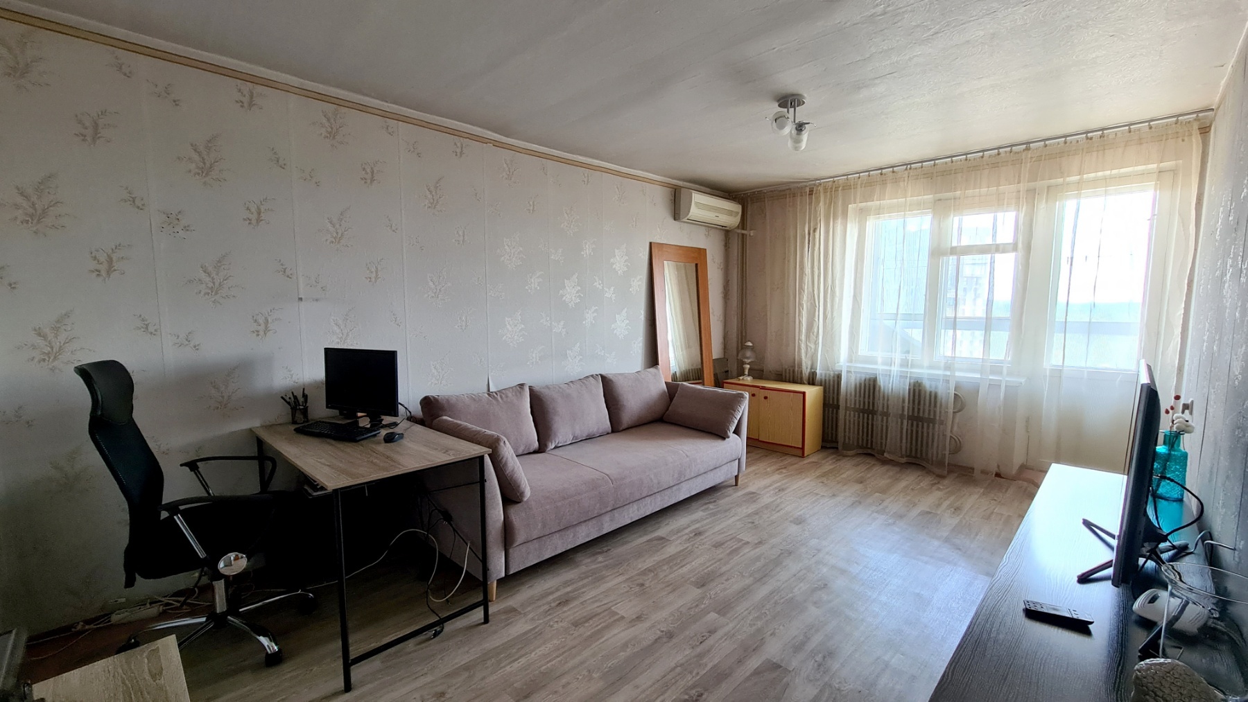 Продаж 1-кімнатної квартири 41 м², Героїв просп., 1Б