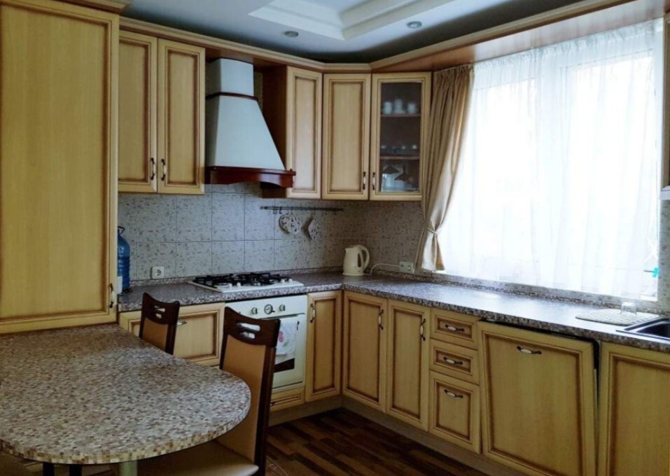 Оренда будинку 190 м², 47-а Садова вул.