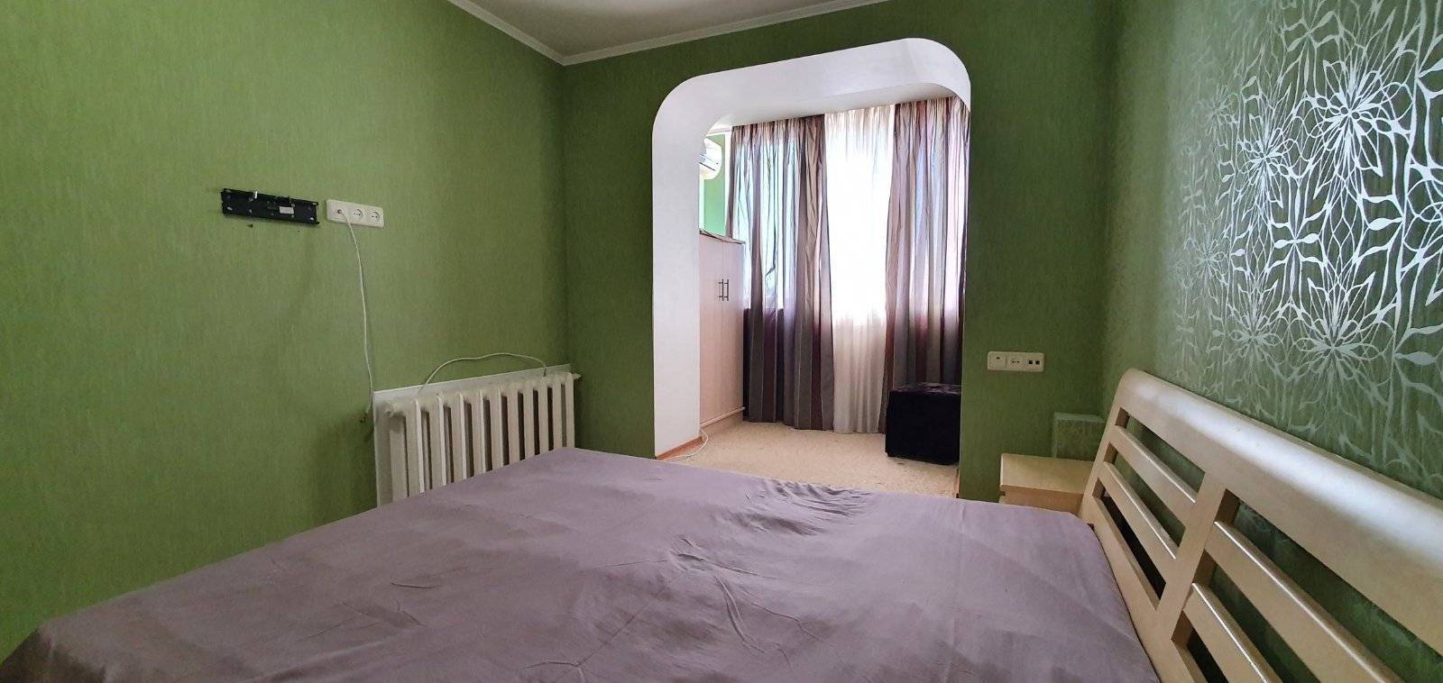 Продаж 3-кімнатної квартири 79.3 м², Крымская вул.