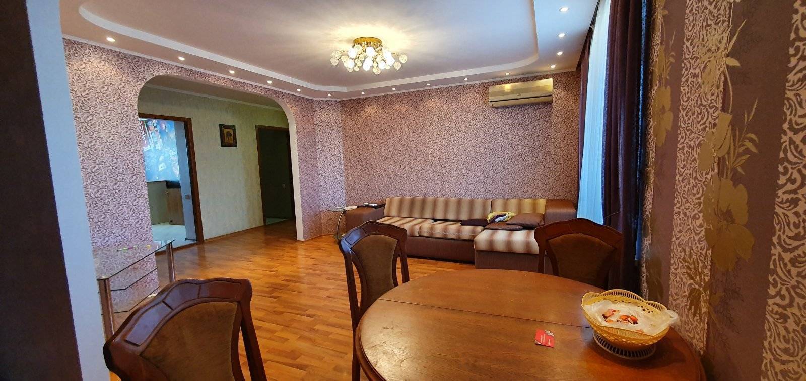 Продаж 3-кімнатної квартири 79.3 м², Крымская вул.