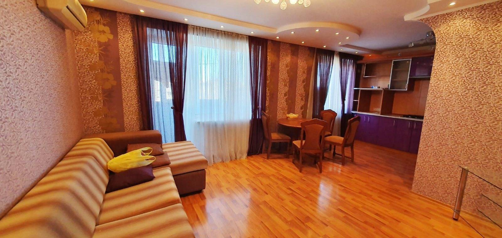 Продаж 3-кімнатної квартири 79.3 м², Крымская вул.