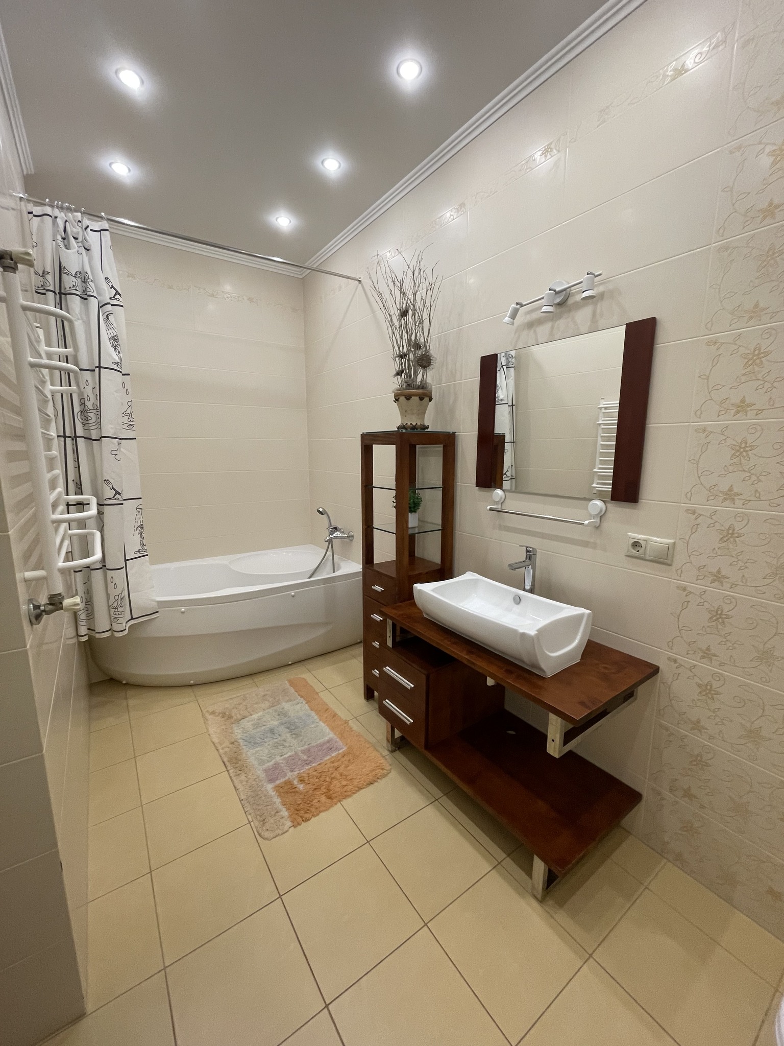 Аренда 3-комнатной квартиры 115 м², Евгения Коновальца ул., 32Б