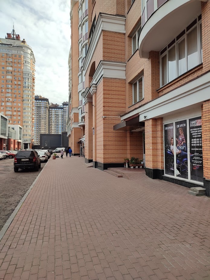 Оренда торговельного приміщення 200 м², Маршала Тимошенка вул., 21