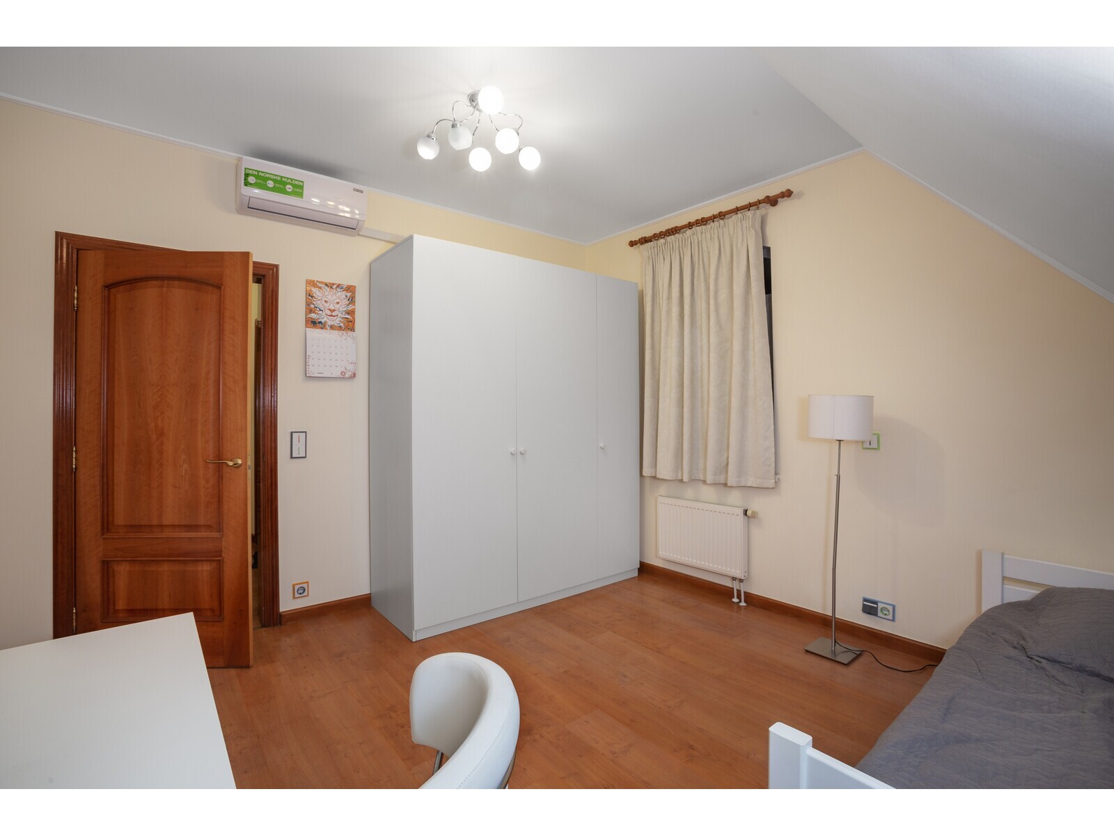 Оренда будинку 440 м², Крутогірна вул.