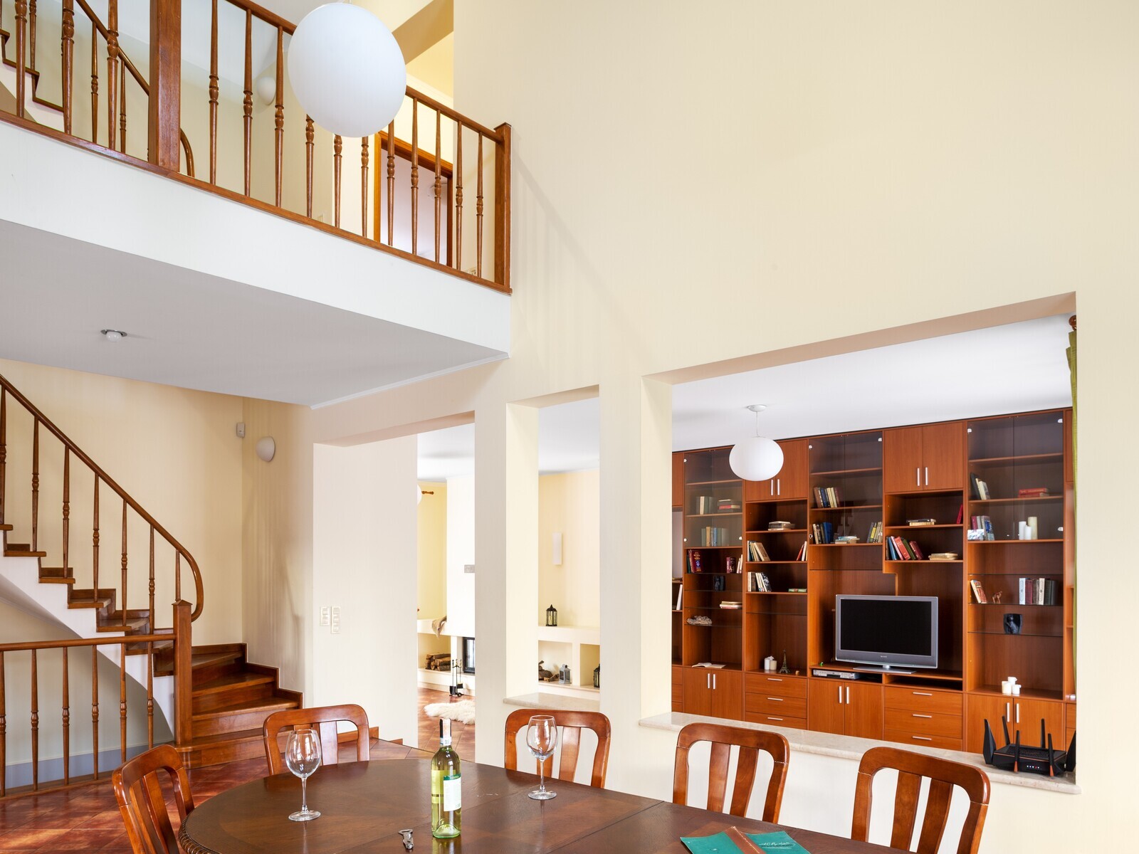 Оренда будинку 440 м², Крутогірна вул.