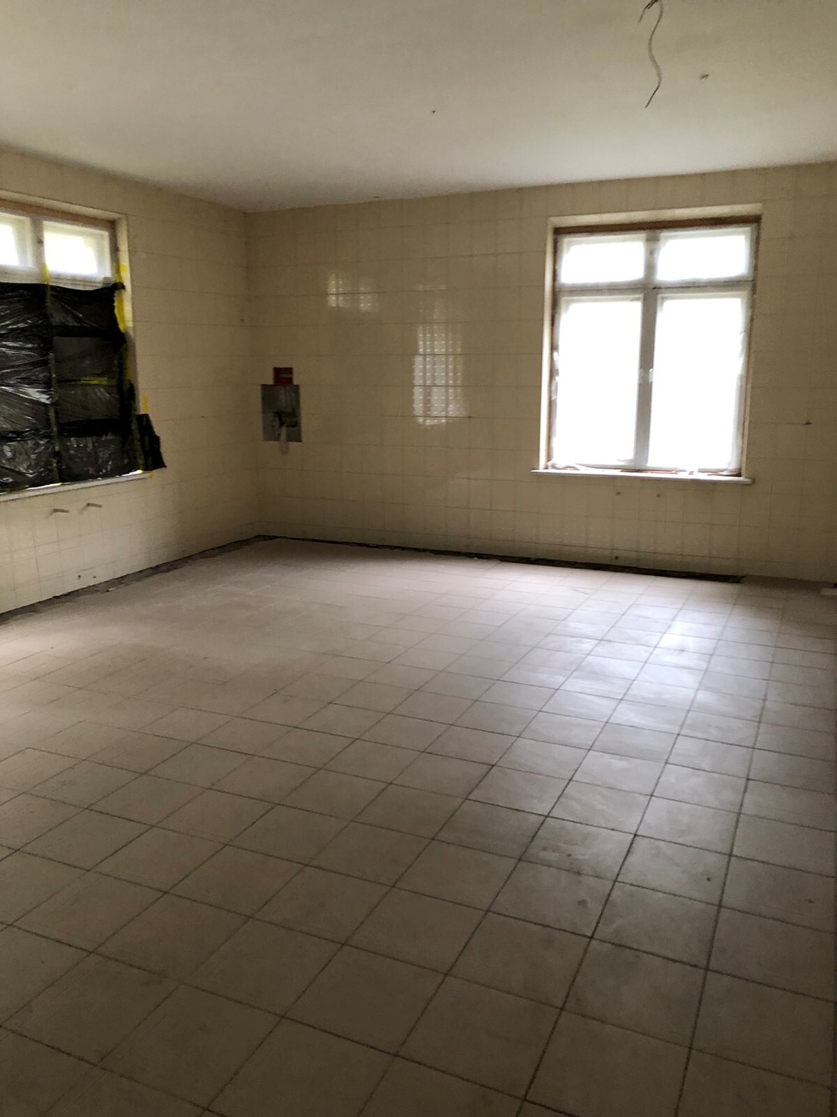 Продаж приміщення вільного призначення 436 м²