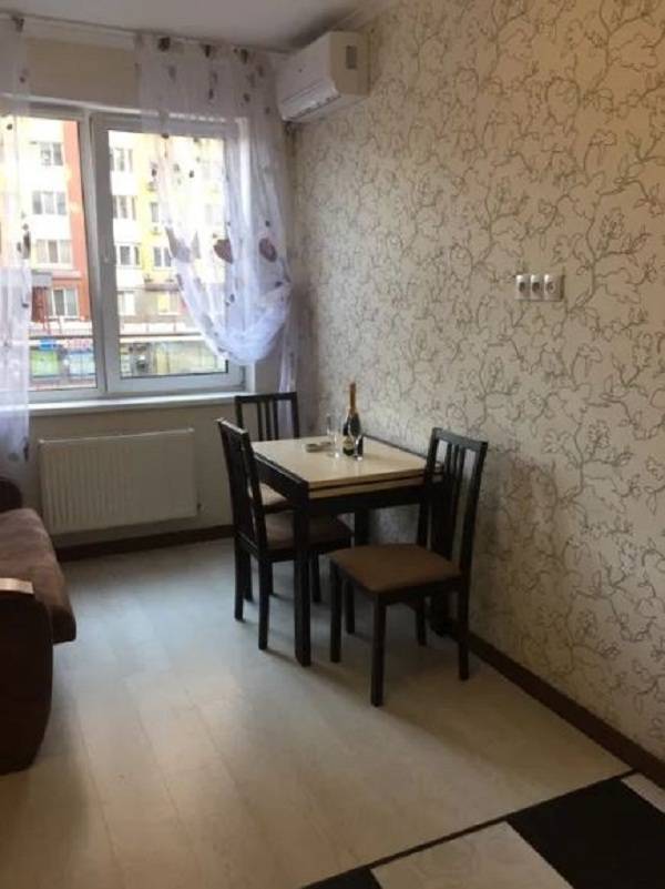 Продаж 1-кімнатної квартири 50 м², Массив Радужный вул.