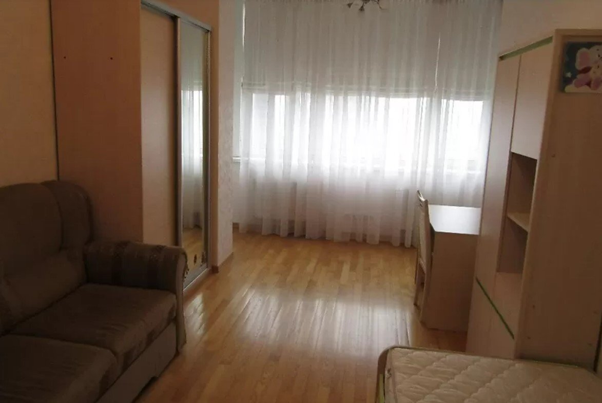 Аренда 3-комнатной квартиры 120 м², Евгения Коновальца ул., 32Г