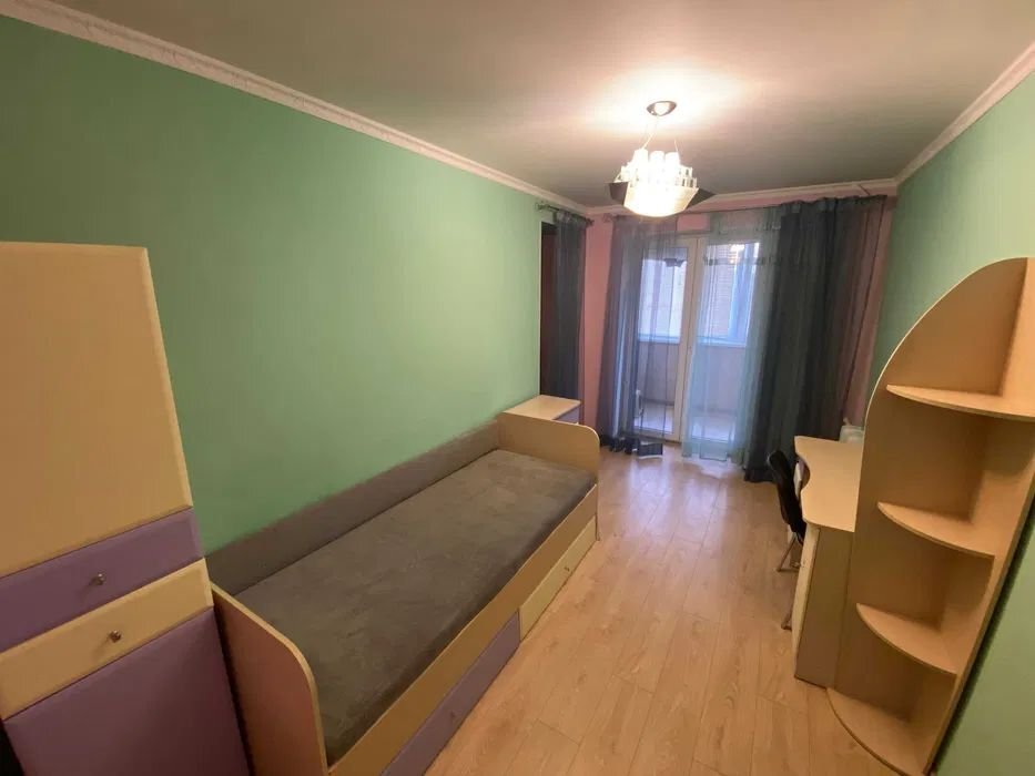 Оренда 3-кімнатної квартири 80 м², Олени Теліги вул., 41