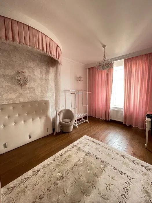 Оренда 5-кімнатної квартири 160 м², Щекавицька вул., 30/39