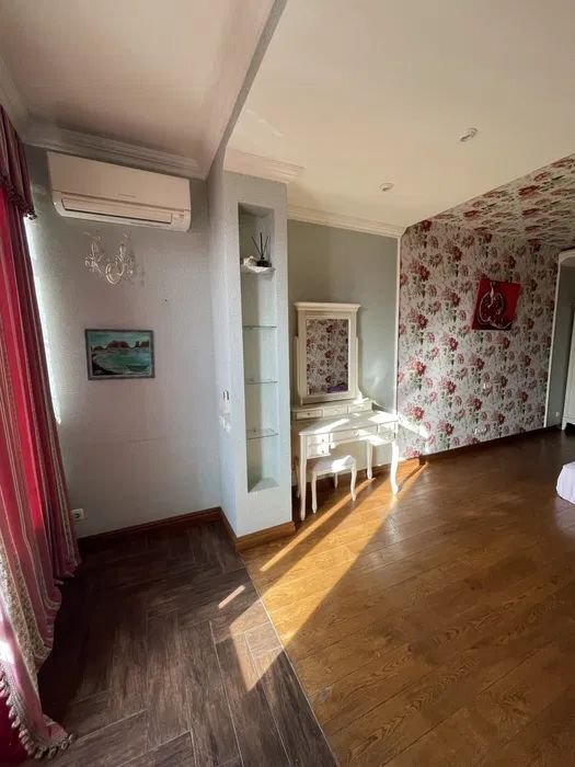 Оренда 5-кімнатної квартири 160 м², Щекавицька вул., 30/39