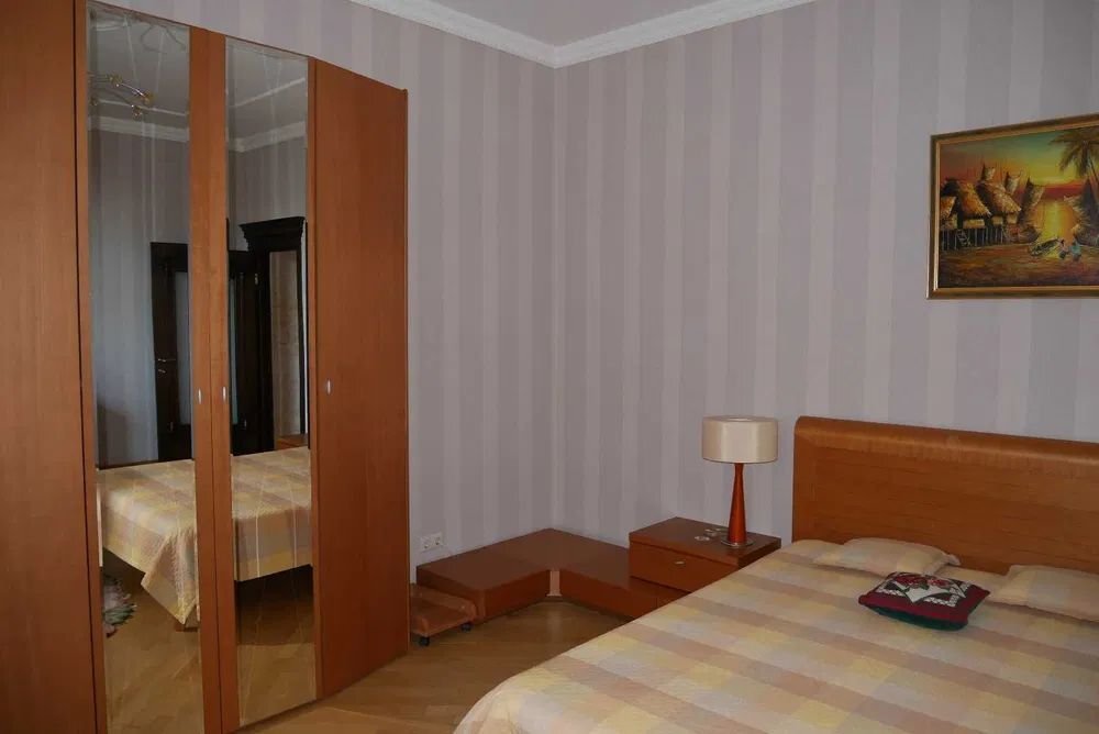 Оренда 3-кімнатної квартири 138 м², Лесі Українки бул., 7Б