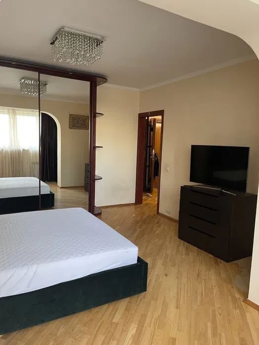 Аренда 2-комнатной квартиры 100 м², Урловская ул., 5