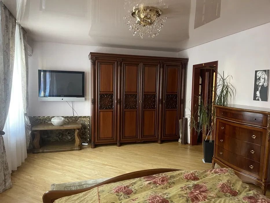 Аренда 2-комнатной квартиры 100 м², Урловская ул., 5