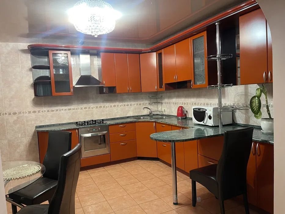 Аренда 2-комнатной квартиры 100 м², Урловская ул., 5
