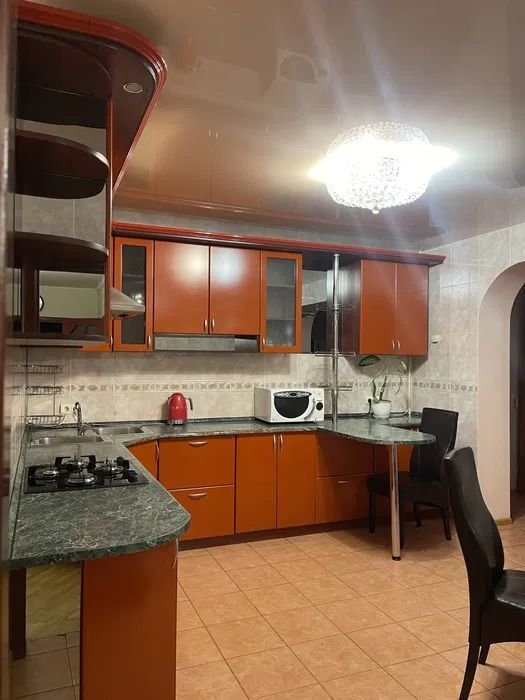 Аренда 2-комнатной квартиры 100 м², Урловская ул., 5