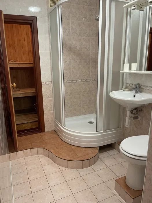 Аренда 2-комнатной квартиры 100 м², Урловская ул., 5