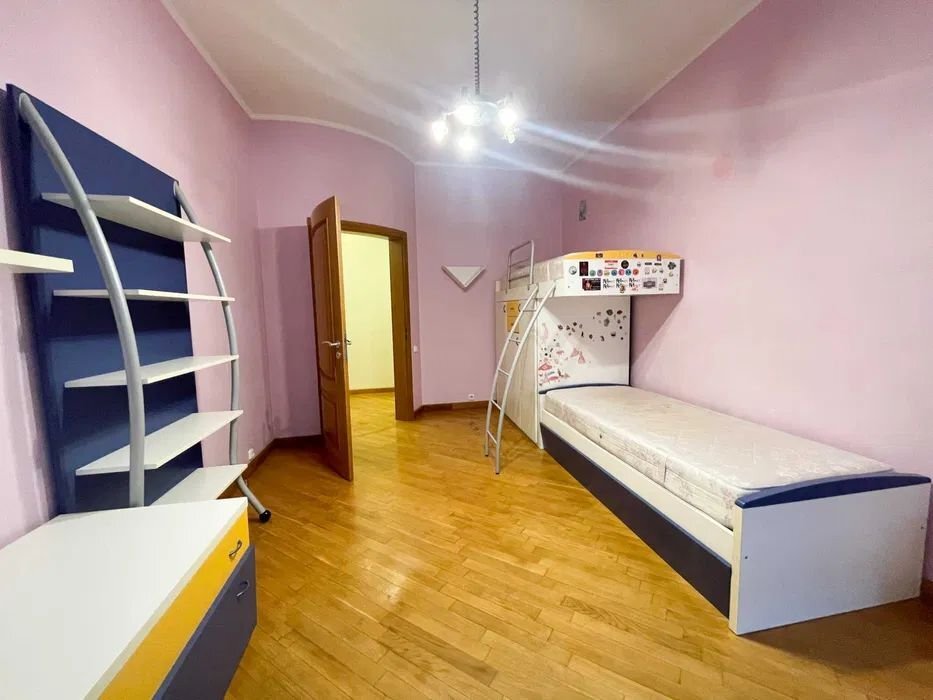 Оренда 3-кімнатної квартири 130 м², Павлівська вул., 18