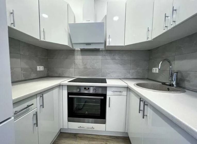 Аренда 1-комнатной квартиры 45 м², Салютная ул., 2