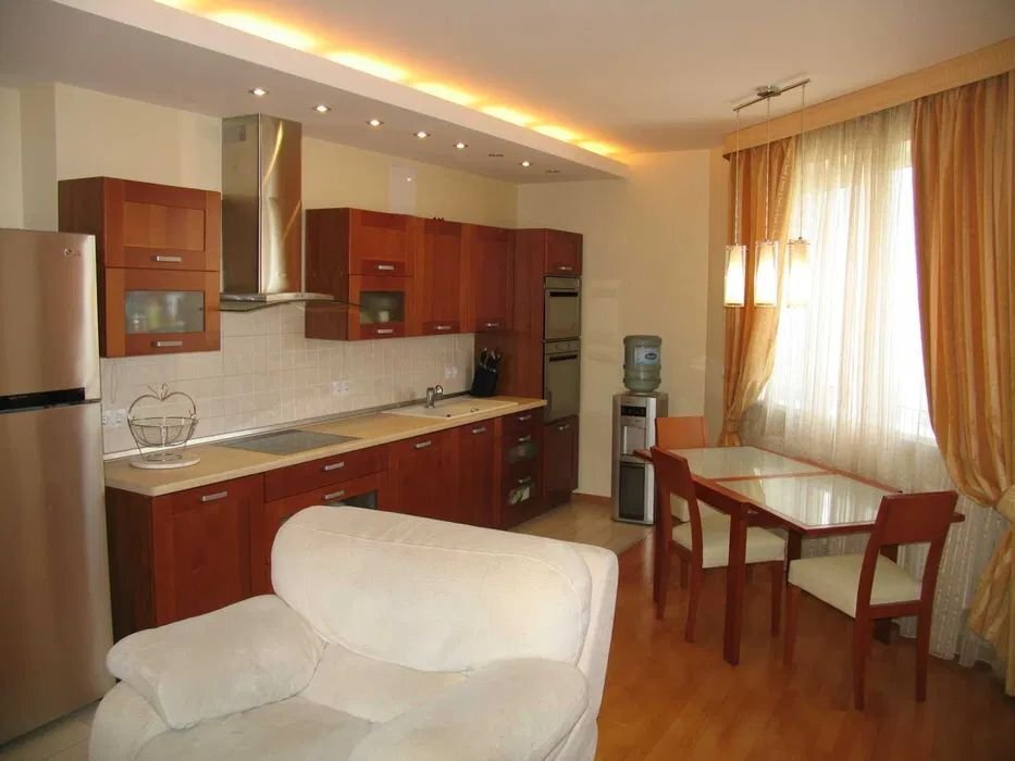 Аренда 3-комнатной квартиры 90 м², Героев Обороны ул., 10А