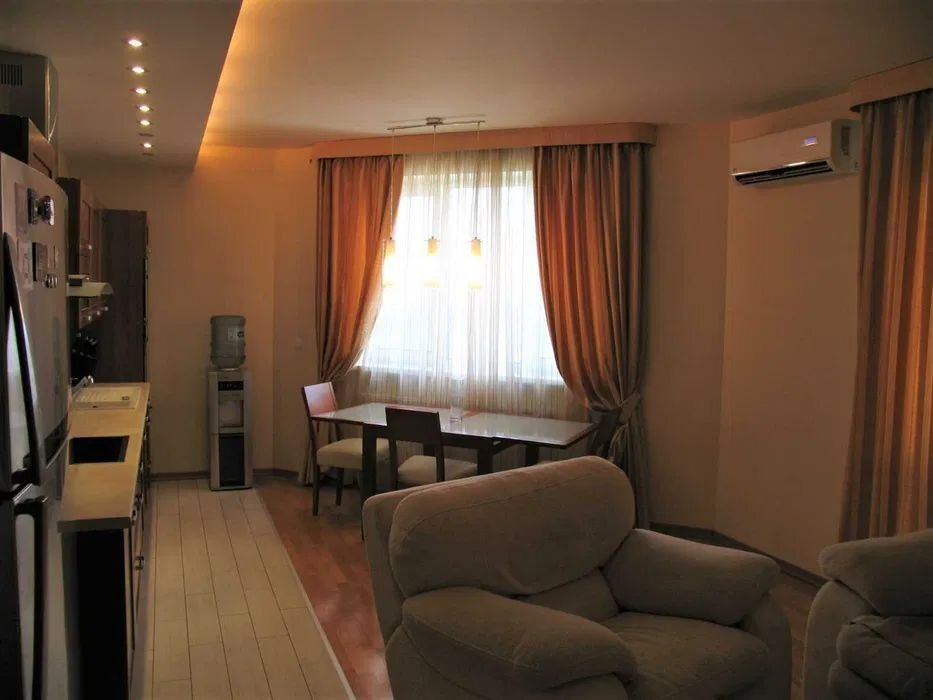 Аренда 3-комнатной квартиры 90 м², Героев Обороны ул., 10А