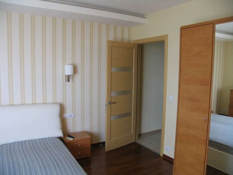 Аренда 3-комнатной квартиры 90 м², Героев Обороны ул., 10А