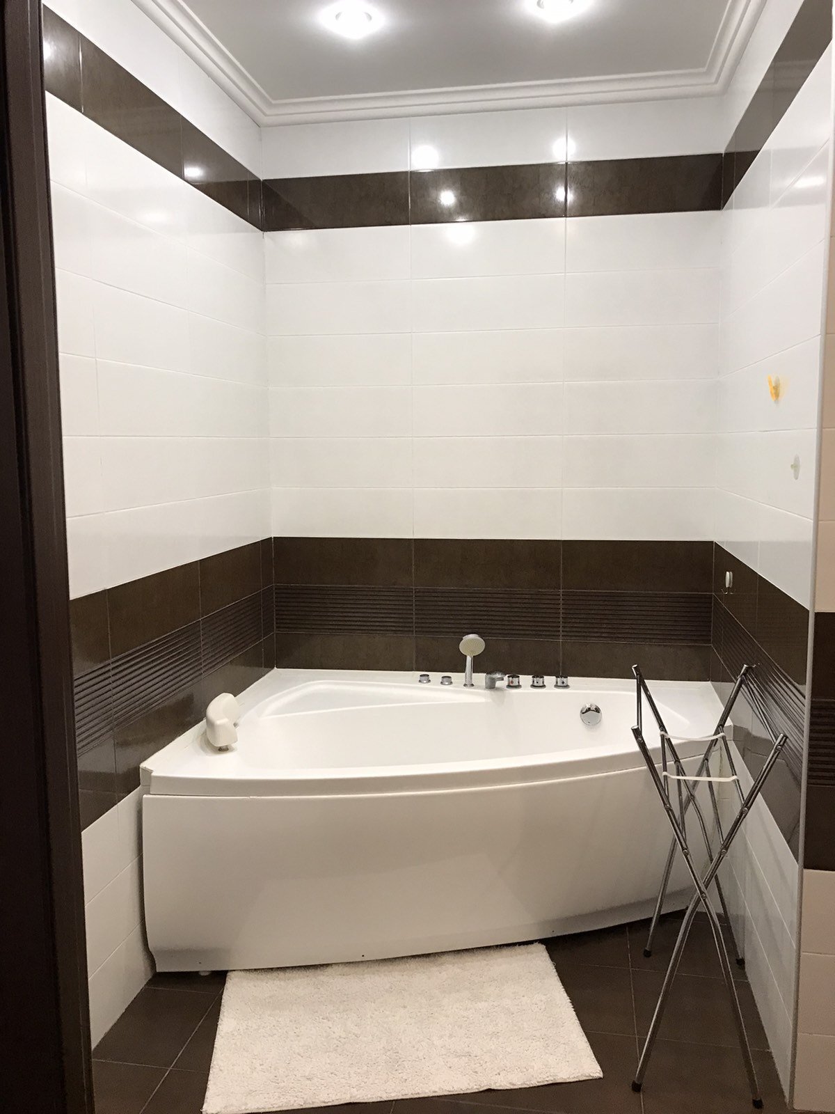 Оренда 1-кімнатної квартири 92 м², Срібнокільська вул., 3В