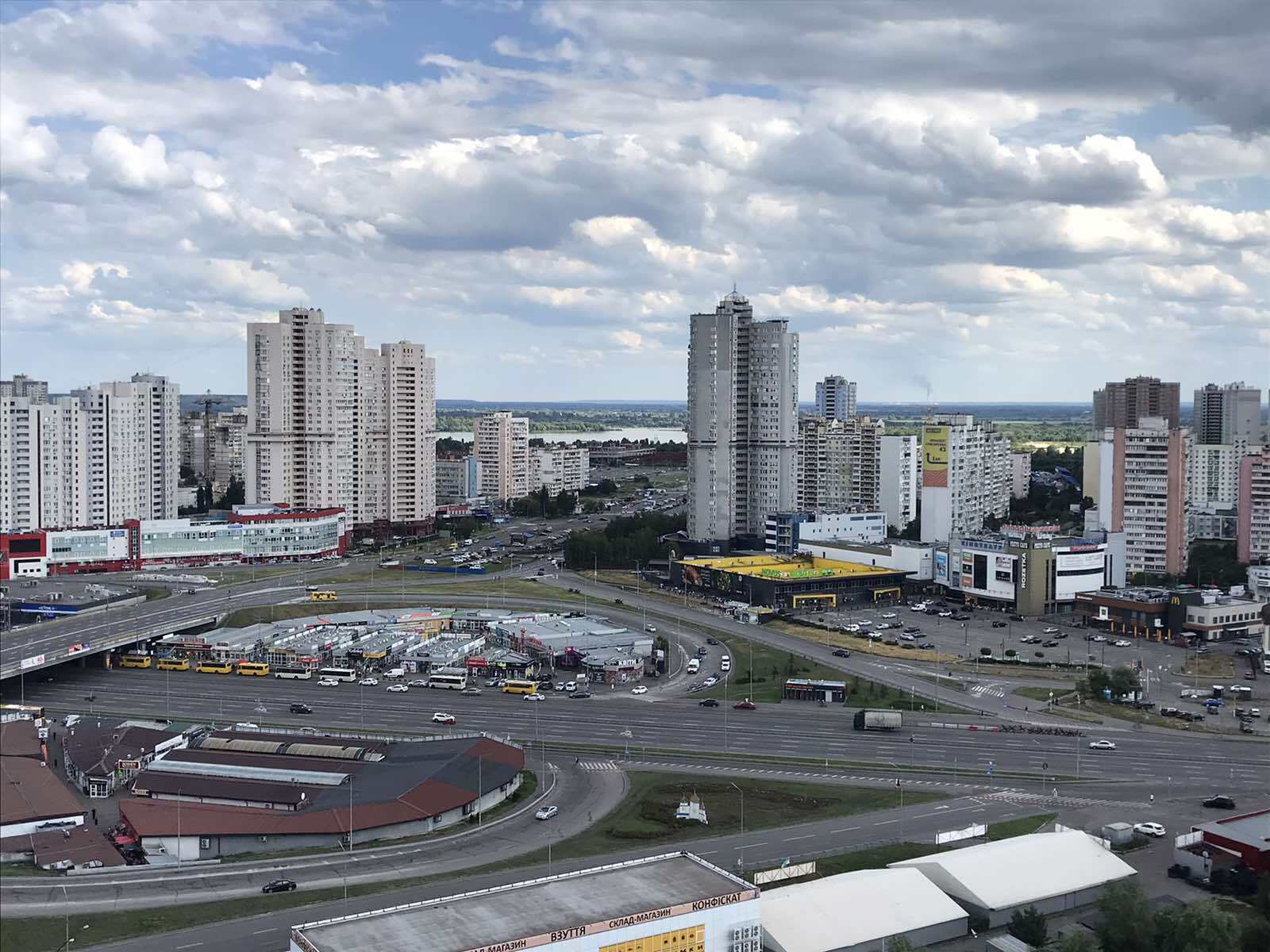 Оренда 1-кімнатної квартири 92 м², Срібнокільська вул., 3В