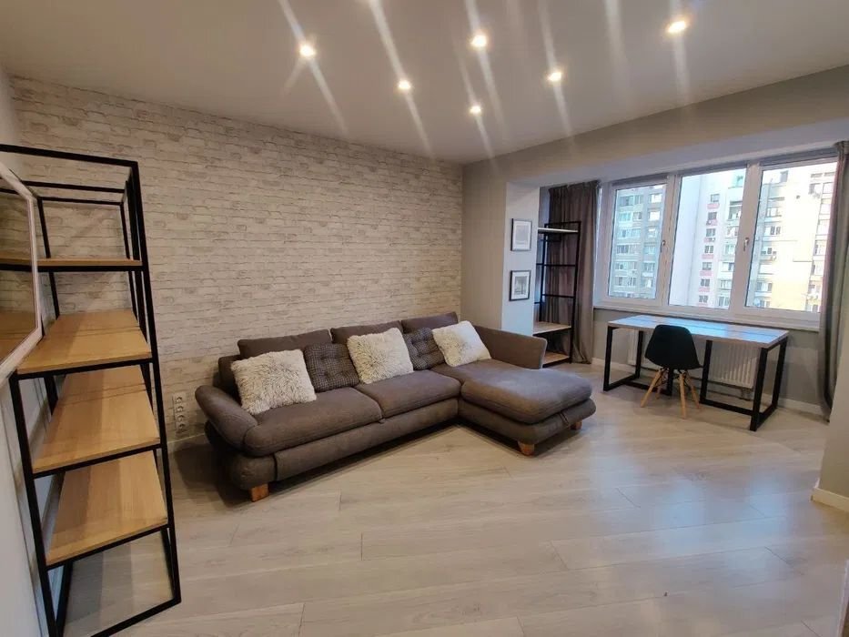 Аренда 3-комнатной квартиры 77 м², Казимира Малевича ул., 83
