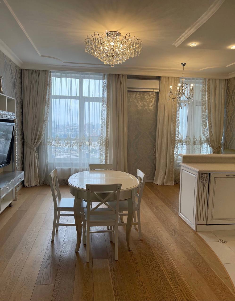Аренда 3-комнатной квартиры 102 м², Жилянская ул., 118