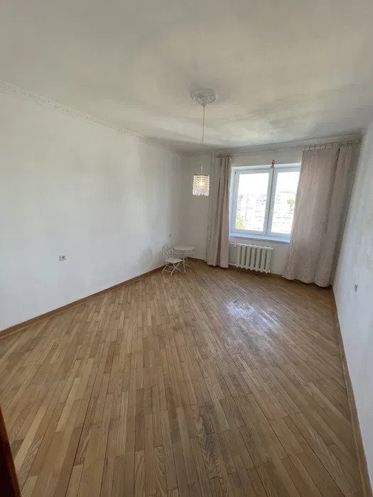 Аренда 4-комнатной квартиры 120 м², Семьи Праховых ул., 27