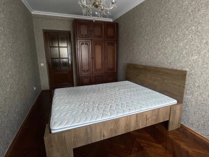 Оренда 4-кімнатної квартири 72 м², Володимиро-Либідська вул., 16