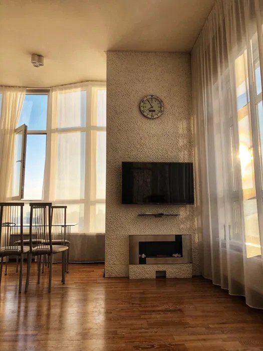Аренда 1-комнатной квартиры 65 м², Жилянская ул., 118