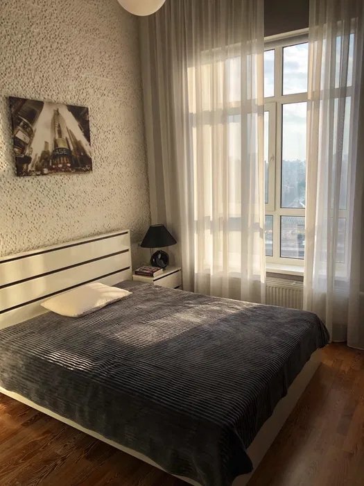 Аренда 1-комнатной квартиры 65 м², Жилянская ул., 118