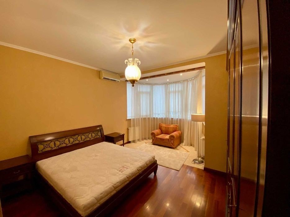 Оренда 4-кімнатної квартири 142 м², Ковпака вул., 17