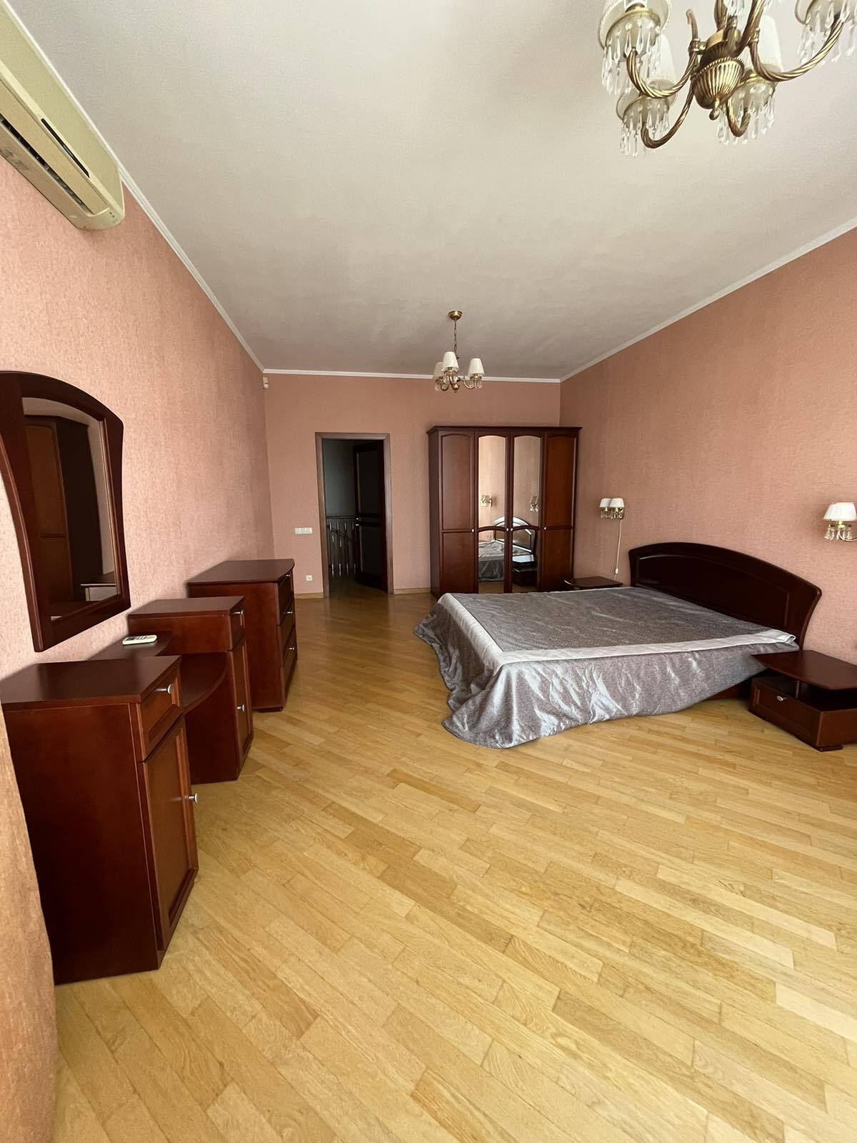 Аренда 3-комнатной квартиры 127 м², Дмитриевская ул., 69