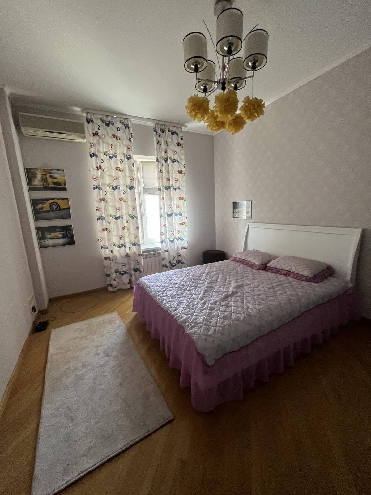 Оренда 3-кімнатної квартири 127 м², Дмитрівська вул., 69