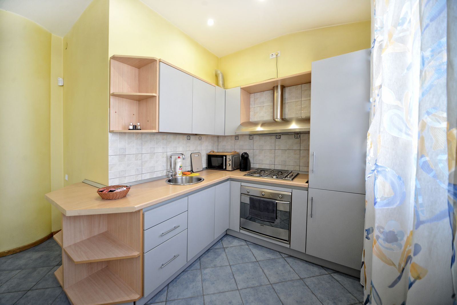 Аренда 4-комнатной квартиры 150 м², Малая Житомирская ул., 16/3