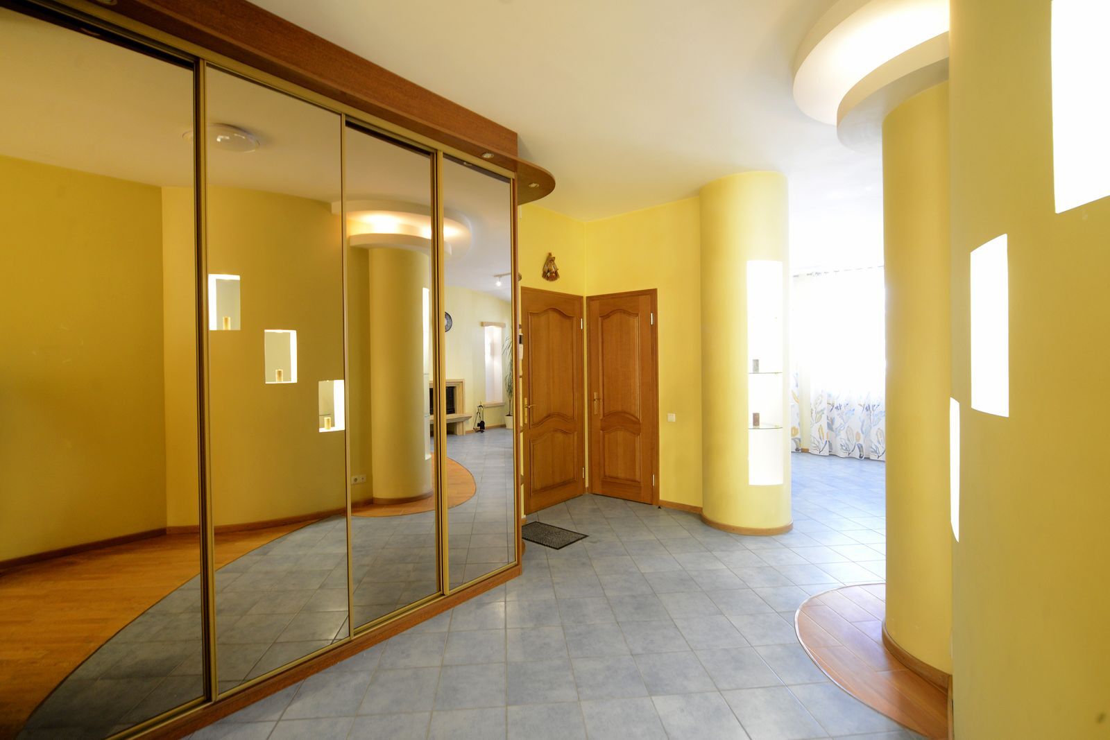 Аренда 4-комнатной квартиры 150 м², Малая Житомирская ул., 16/3