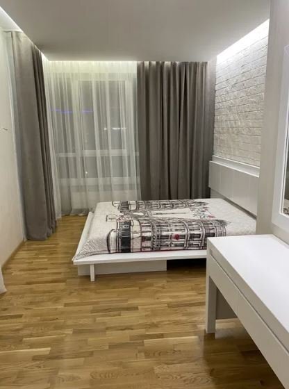 Аренда 1-комнатной квартиры 80.8 м², Осокорская ул., 1