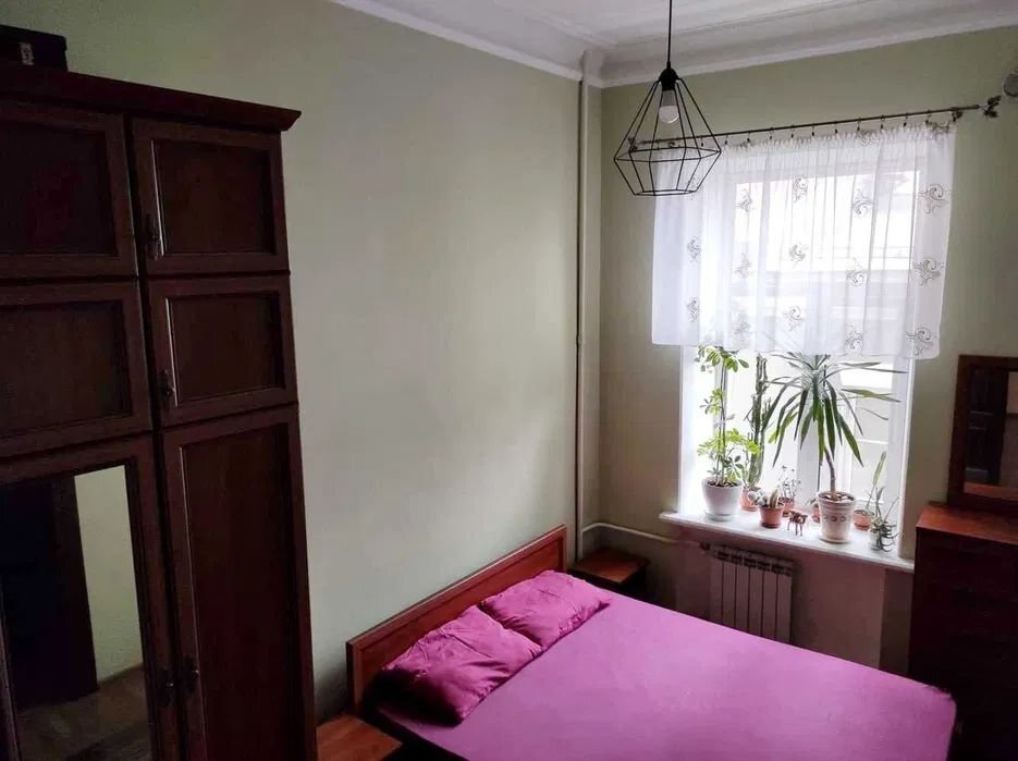 Аренда 3-комнатной квартиры 65 м², Набережно-Крещатицкая ул., 7