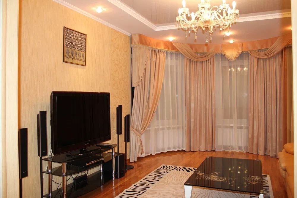 Оренда 3-кімнатної квартири 105 м², Дмитрівська вул., 69