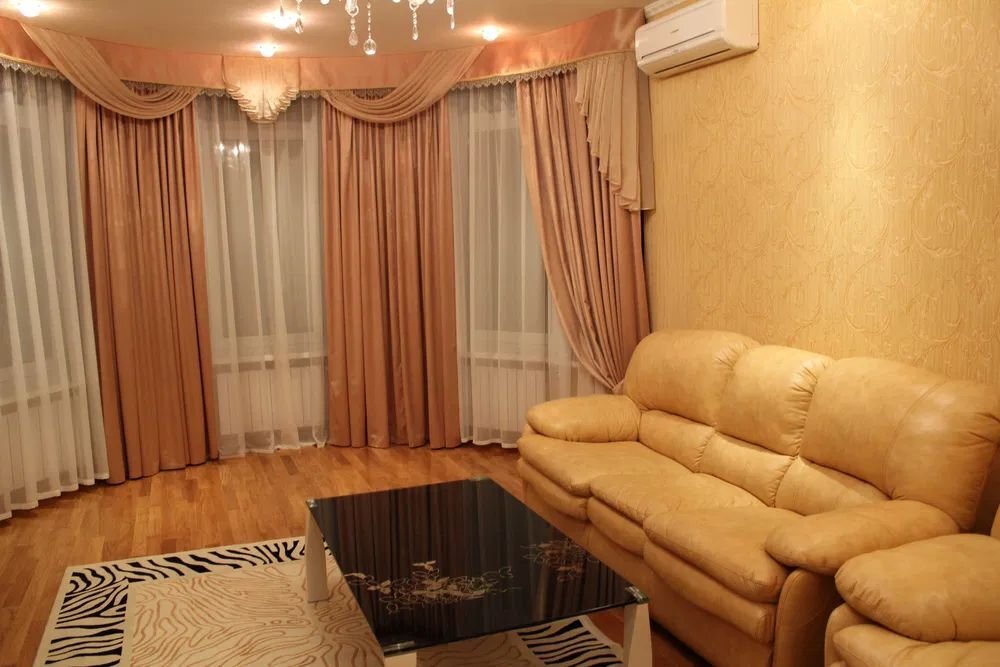 Оренда 3-кімнатної квартири 105 м², Дмитрівська вул., 69