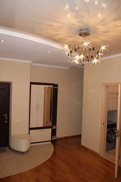 Оренда 3-кімнатної квартири 105 м², Дмитрівська вул., 69