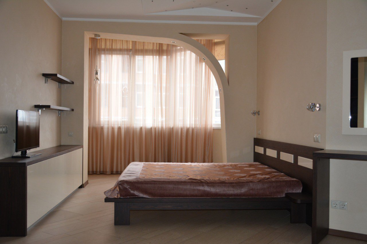 Аренда 3-комнатной квартиры 130 м², Евгения Коновальца ул., 32Г