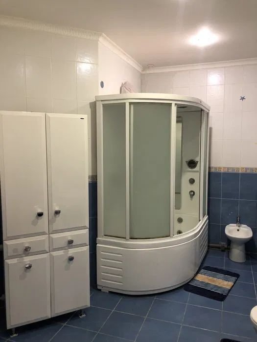 Аренда 3-комнатной квартиры 100 м², Владимира Антоновича ул., 140